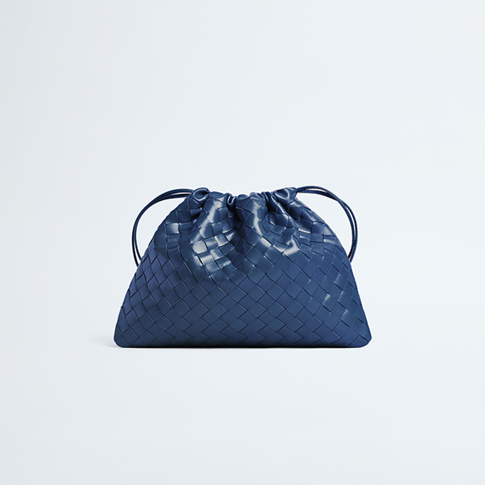 bottega veneta medium dustbag intrecciato leather drawstring crossbody pouch #796728